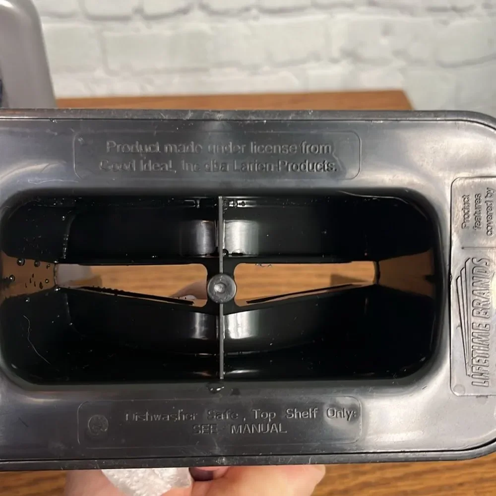 Larien Original Bagel Guillotine Bagel Biter Slicer Commercial Copyright 1996